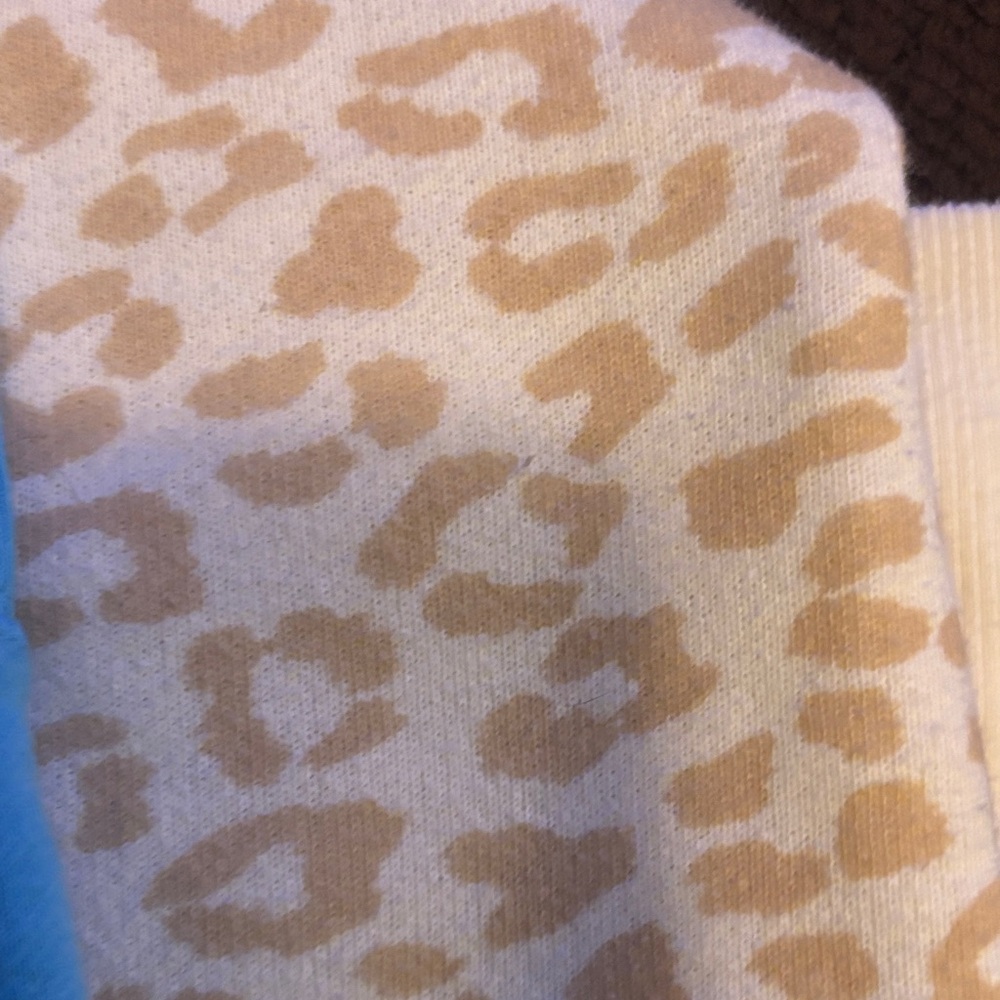 Bundle a Blue and a Leopard Print Sweatshirt - Picture 2 of 3